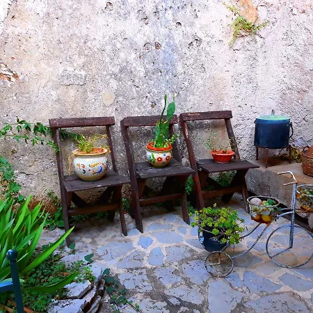 Pietrantica לינה וארוחת בוקר